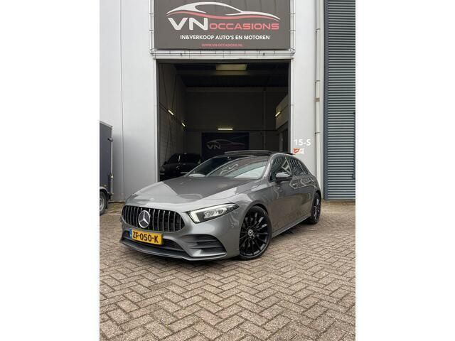 Grijs Gebruikt 2018 Mercedes A250 Premium Plus Hatchback | € 23.950 (Eerlijke prijs) - Afbeelding 1/4