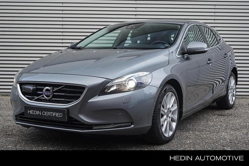 Grijs Gebruikt 2015 Volvo V40 Summum Hatchback | € 16.995 - Afbeelding 1/4