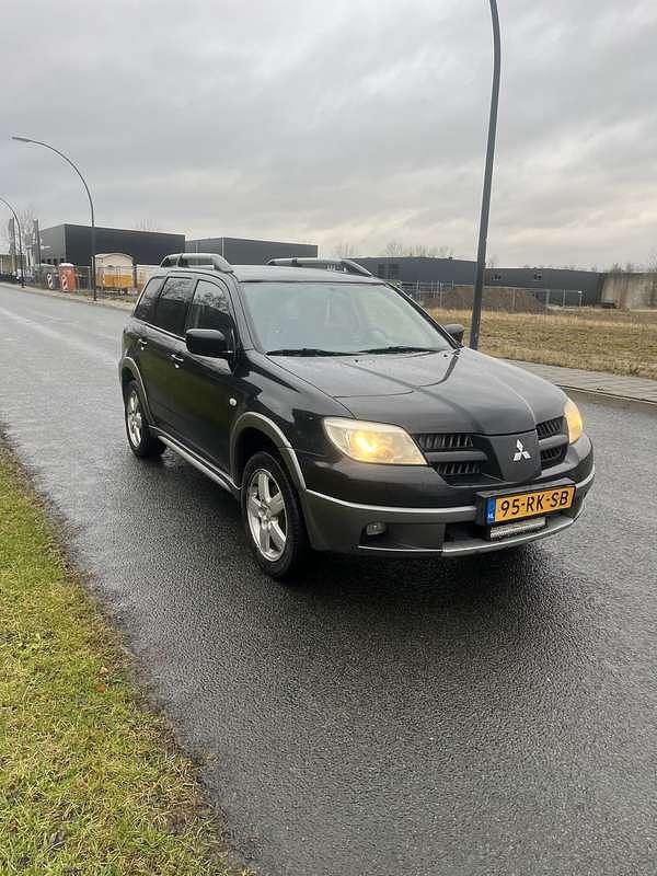 Occasion Mitsubishi Outlander Intense 160 PK (117 kW) 2005 Zwart SUV
