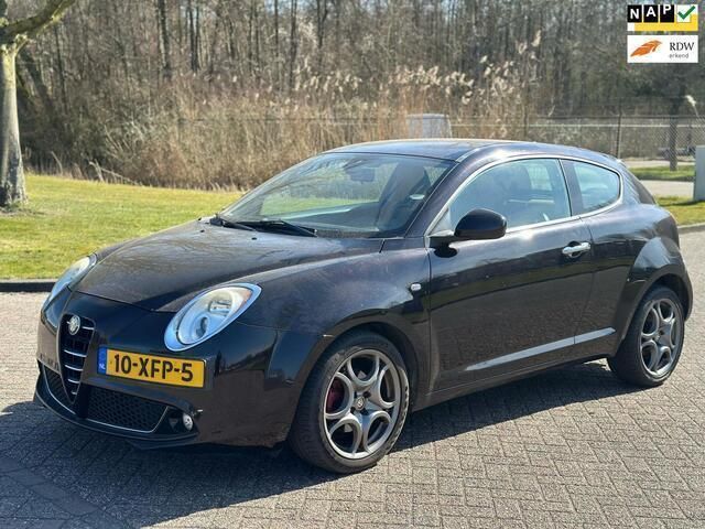 Zwart Gebruikt 2012 Alfa Romeo MiTo Distinctive Hatchback | € 2.395 (Eerlijke prijs) - Afbeelding 1/4