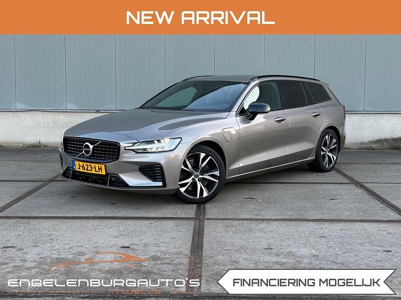 Grijs (metallic) Occasion 2020 Volvo V60 R-Design Stationwagen | € 19.750 (Super prijs) - Afbeelding 1/4