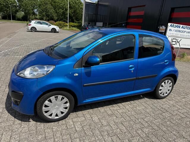 Blauw Gebruikt 2012 Peugeot 107 Active Hatchback | € 2.150 (Eerlijke prijs) - Afbeelding 1/4