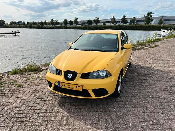 Gebruikt 2007 Seat Ibiza | € 1.950 - Afbeelding 1/4