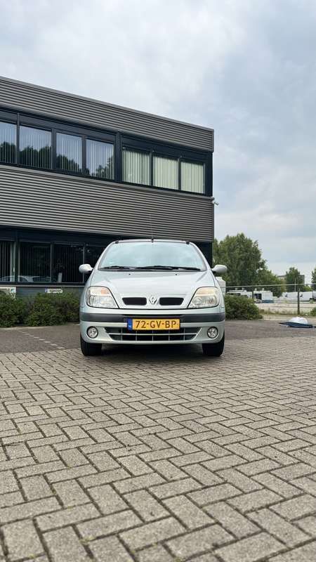 Grijs Gebruikt 2001 Renault Scénic MPV | € 1.200 (Eerlijke prijs) - Afbeelding 1/4