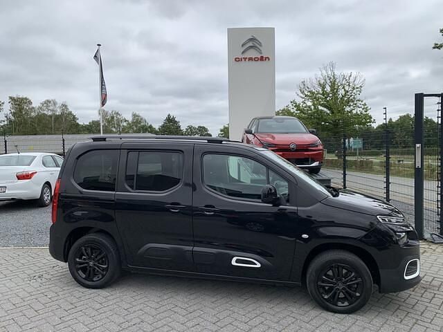 Zwart Gebruikt 2020 Citroën Berlingo Shine MPV | € 18.990 (Iets duurder) - Afbeelding 1/4