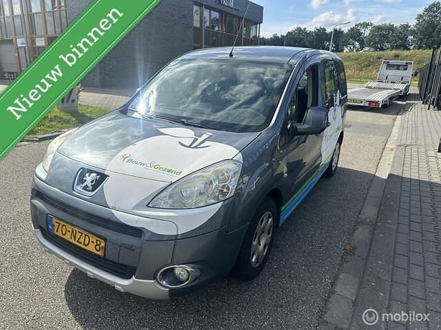 Grijs Gebruikt 2011 Peugeot Partner Tepee Style MPV | € 1.950 (Eerlijke prijs) - Afbeelding 1/4