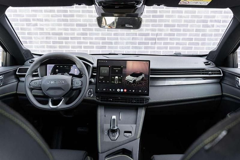 Zwart Gebruikt 2025 Lynk & Co 01 SUV | € 36.899 - Afbeelding 1/3