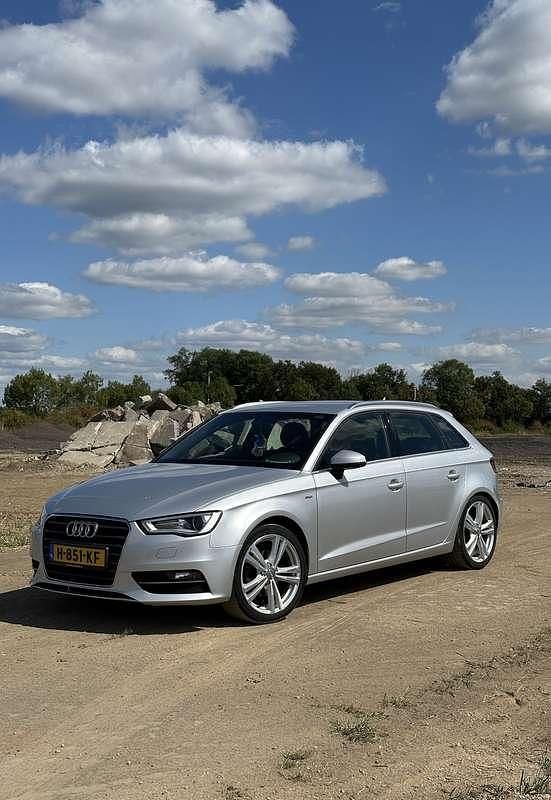 Grijs Gebruikt 2013 Audi A3 S-Line Hatchback | € 9.000 (Eerlijke prijs) - Afbeelding 1/4