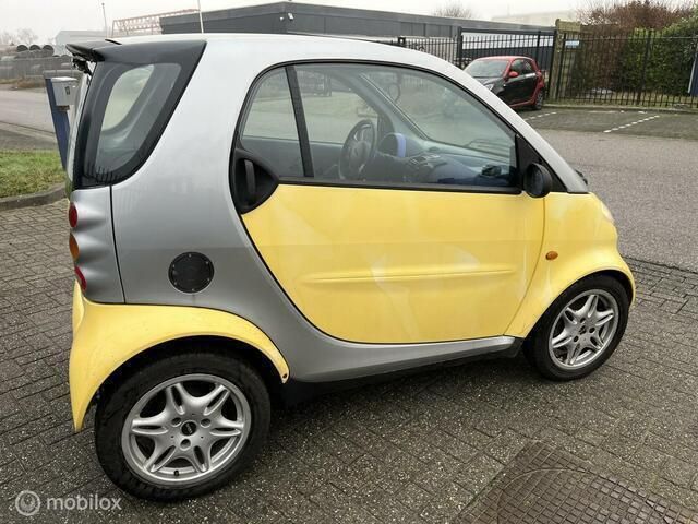 Occasion Smart ForTwo Coupé Passion 54 PK (39 kW) 2001 Geel Coupé