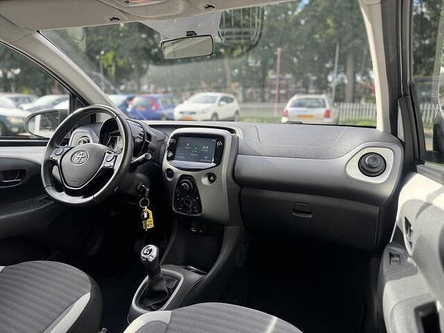 Occasion Toyota Aygo X-play 73 PK (53 kW) 2019 Wit Hatchback