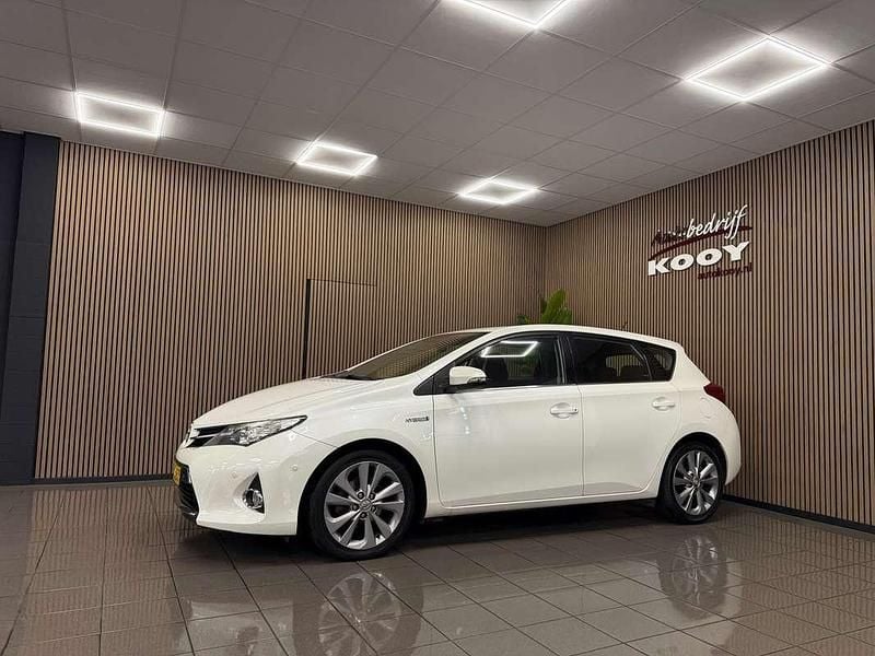 Occasion Toyota Auris Hybrid Executive 99 PK (72 kW) 2013 Wit (metallic) Hatchback