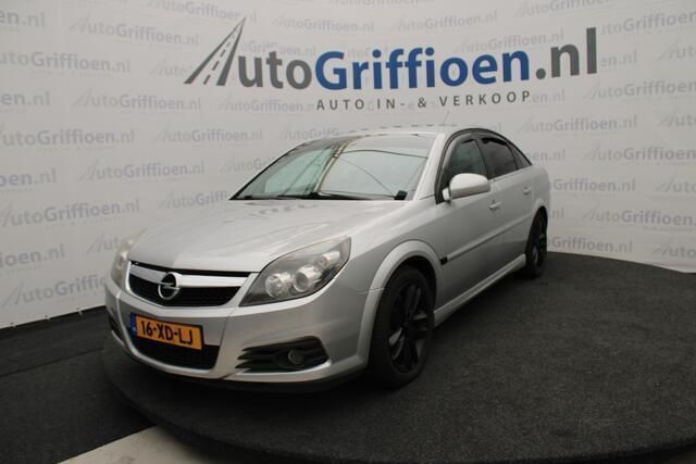 Grijs Gebruikt 2007 Opel Vectra GTS Sport Hatchback | € 1.790 (Eerlijke prijs) - Afbeelding 1/4