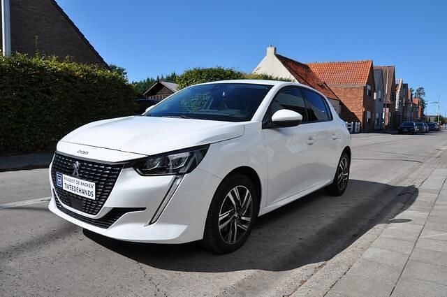 Wit Gebruikt 2021 Peugeot 208 Allure Hatchback | € 15.590 (Super prijs) - Afbeelding 1/4