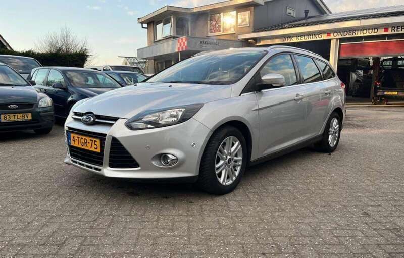 Gebruikt 2014 Ford Focus Ambiente Sedan | € 4.999 (Eerlijke prijs) - Afbeelding 1/4