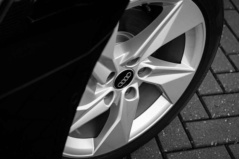 Nieuw Audi A3 Sportback e-tron Advanced 204 PK (150 kW) 2025 Zwart Hatchback