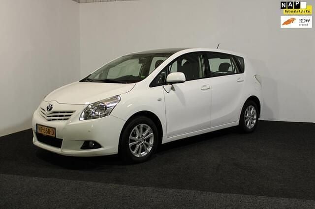 Wit Gebruikt 2011 Toyota Verso MPV | € 8.990 (Eerlijke prijs) - Afbeelding 1/4