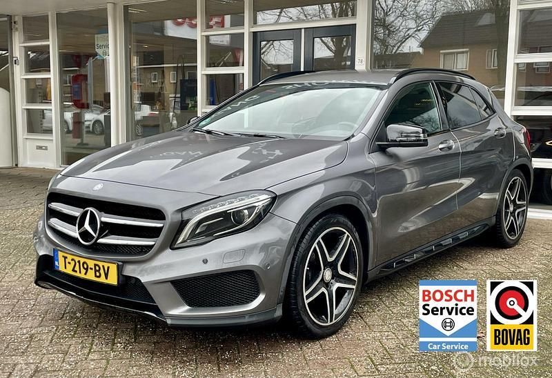 Grijs Gebruikt 2016 Mercedes GLA200 AMG SUV | € 22.600 (Eerlijke prijs) - Afbeelding 1/4