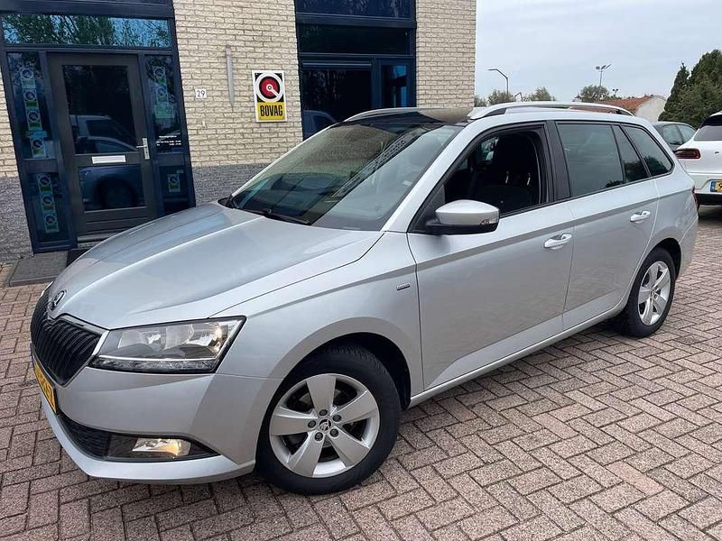 Grijs Gebruikt 2019 Skoda Fabia Clever Hatchback | € 9.645 (Duur) - Afbeelding 1/4