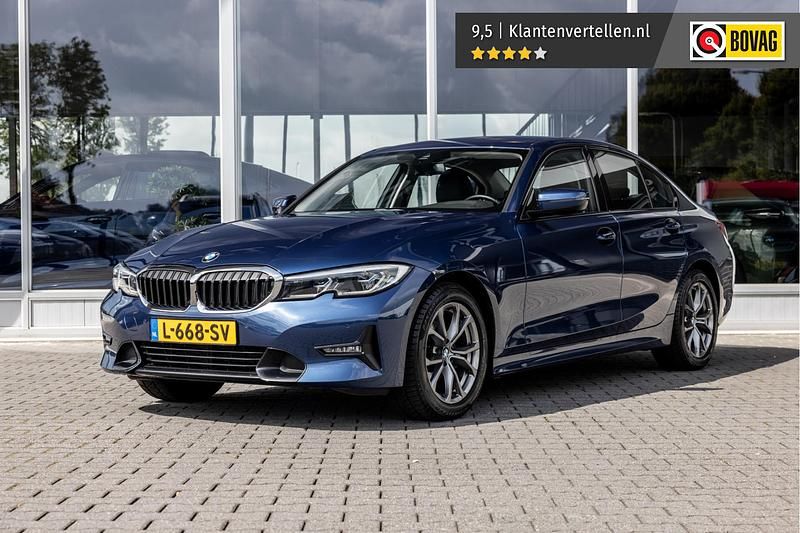 Blauw Gebruikt 2021 BMW 318 Sedan | € 31.945 (Eerlijke prijs) - Afbeelding 1/4