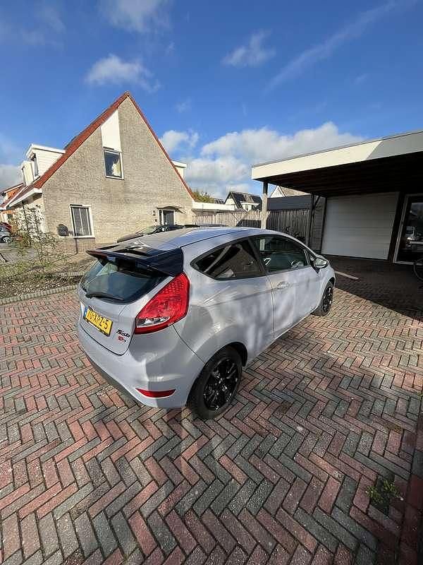 Grijs Gebruikt 2012 Ford Fiesta ST-Line Hatchback | € 3.200 (Eerlijke prijs) - Afbeelding 1/4