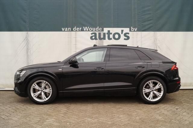 Zwart Gebruikt 2022 Audi Q8 S-Line SUV | € 69.900 - Afbeelding 1/4