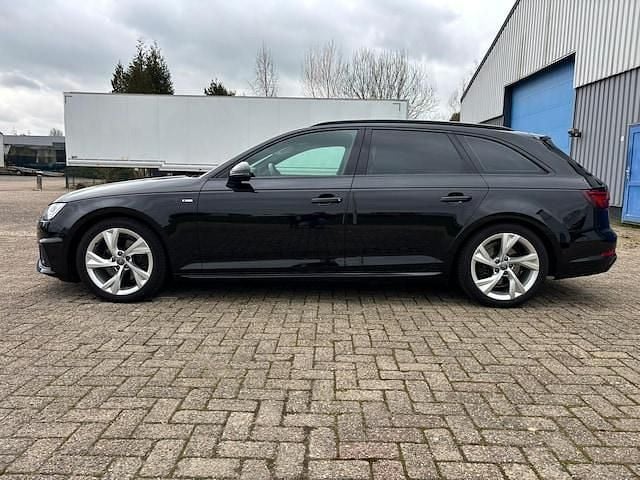 Occasion Audi A4 S-Line 190 PK (139 kW) 2020 Zwart (metallic) Stationwagen