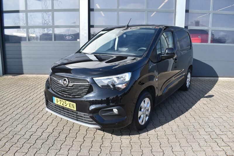Zwart Gebruikt 2019 Opel Combo Innovation MPV | € 14.657 (Duur) - Afbeelding 1/4