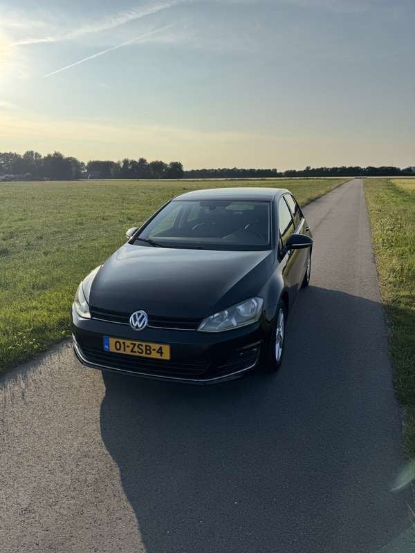 Zwart Gebruikt 2013 VW Golf VII Highline Stationwagen | € 11.000 (Eerlijke prijs) - Afbeelding 1/4