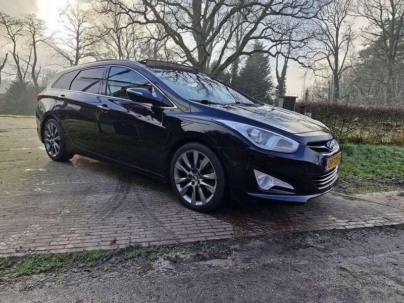 Zwart Occasion 2012 Hyundai i40 Stationwagen | € 9.250 (Eerlijke prijs) - Afbeelding 1/4