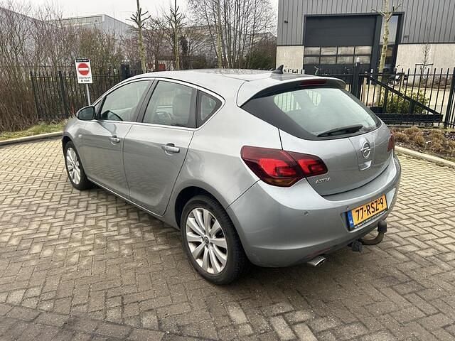 Occasion Opel Astra Cosmo 120 PK (88 kW) 2011 Grijs (metallic) Hatchback