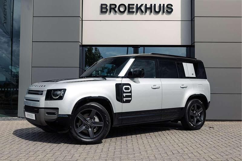 Hakuba silver (licht grijs metallic)zwart Gebruikt 2022 Land Rover Defender SE Dynamic SUV | € 79.800 (Goede deal) - Afbeelding 1/4