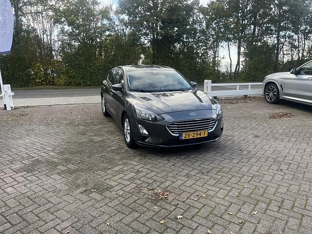 Grijs Gebruikt 2019 Ford Focus Business Edition Hatchback | € 11.944 (Goede deal) - Afbeelding 1/4