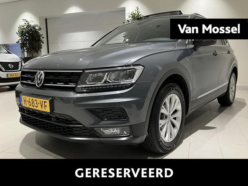 Grijs Gebruikt 2020 VW Tiguan Comfortline SUV | € 21.900 (Eerlijke prijs) - Afbeelding 1/4