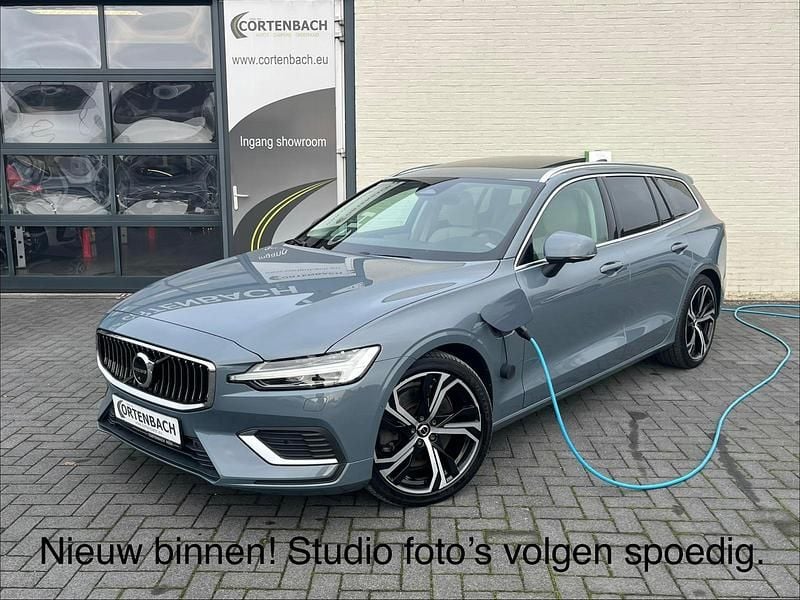 Grijs Gebruikt 2022 Volvo V60 Plus Stationwagen | € 36.490 (Goede deal) - Afbeelding 1/4