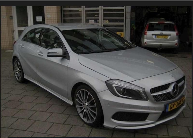 Grijs Gebruikt 2015 Mercedes A180 Ambition Stationwagen | € 12.500 (Eerlijke prijs) - Afbeelding 1/4