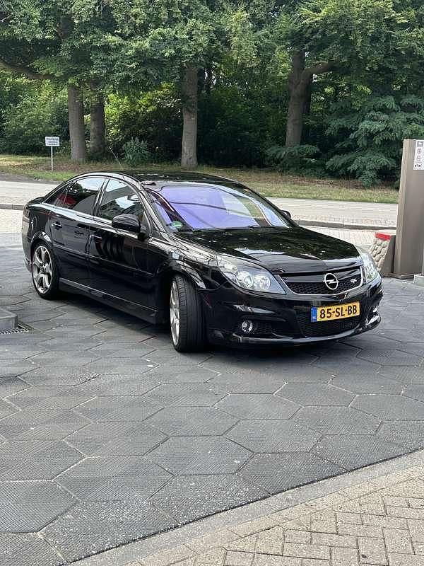 Zwart Gebruikt 2006 Opel Vectra OPC Hatchback | € 5.500 - Afbeelding 1/4