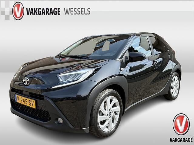 Zwart Gebruikt 2022 Toyota Aygo Hatchback | € 16.950 (Eerlijke prijs) - Afbeelding 1/4
