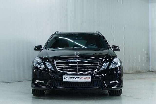 Occasion Mercedes E500 Elegance 408 PK (300 kW) 2011 Zwart (metallic) Stationwagen