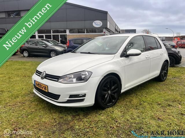 Wit Gebruikt 2013 VW Golf VII Highline Hatchback | € 8.999 (Duur) - Afbeelding 1/4