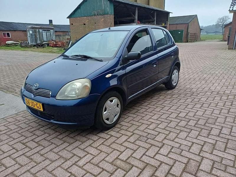 Blauw Occasion 2002 Toyota Yaris Sol Hatchback | € 1.350 (Goede deal) - Afbeelding 1/4