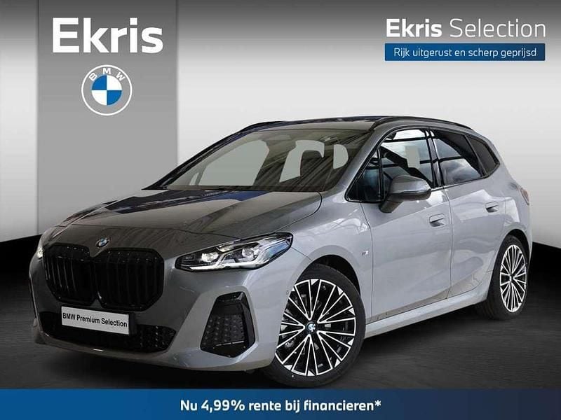 Grijs Gebruikt 2025 BMW 220 Active Tourer M Sport MPV | € 49.900 (Duur) - Afbeelding 1/4