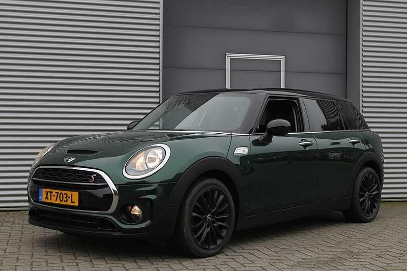 Groen, metallic lak Gebruikt 2017 Mini Cooper S Clubman Stationwagen | € 21.999 (Eerlijke prijs) - Afbeelding 1/4