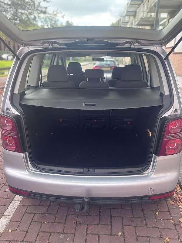 Grijs Gebruikt 2010 VW Touran Comfortline MPV | € 5.000 (Goede deal) - Afbeelding 1/4