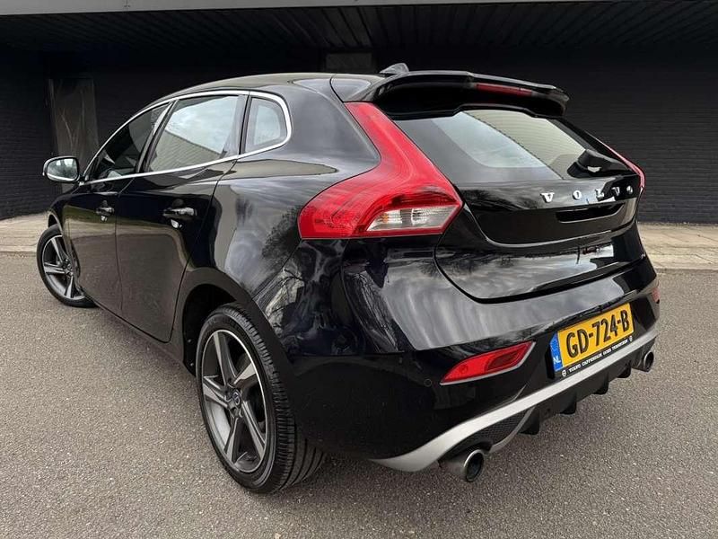 Occasion Volvo V40 R-Design 245 PK (180 kW) 2015 Zwart Hatchback