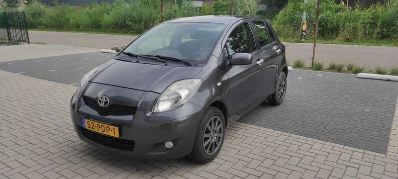 Gebruikt 2011 Toyota Yaris Edition Sedan | € 4.000 (Eerlijke prijs) - Afbeelding 1/4