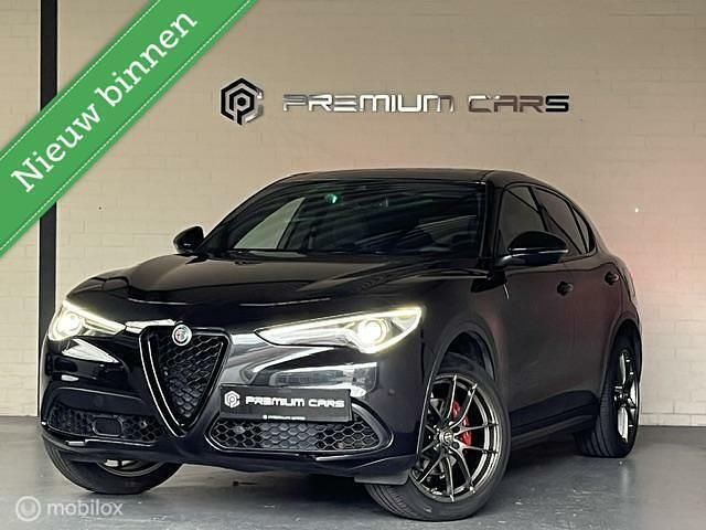 Zwart Gebruikt 2017 Alfa Romeo Stelvio SUV | € 28.950 (Duur) - Afbeelding 1/4
