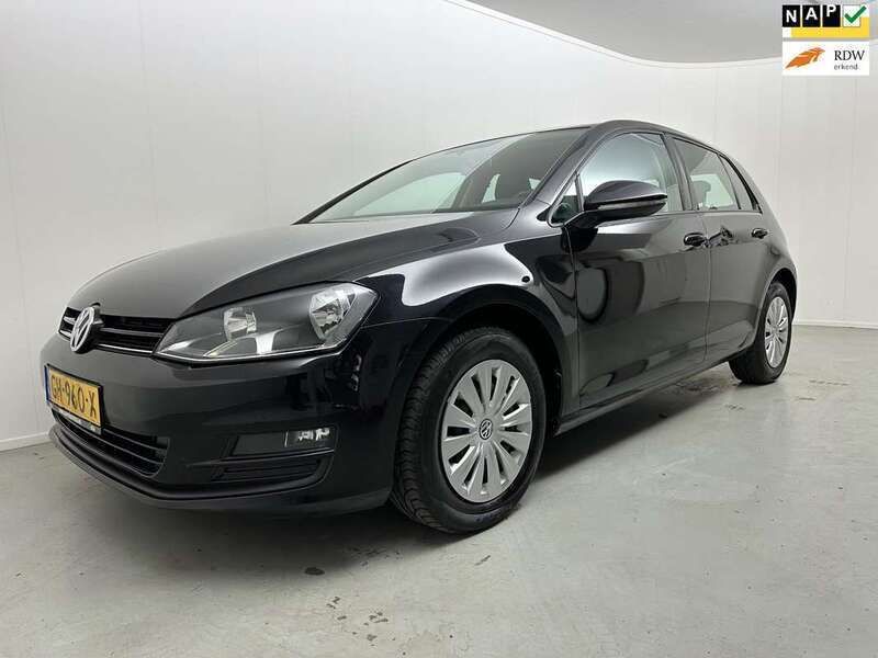 Zwart Gebruikt 2015 VW Golf VII Trendline Hatchback | € 6.900 (Super prijs) - Afbeelding 1/4