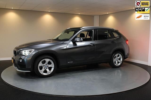 Grijs Gebruikt 2014 BMW X1 Basis SUV | € 14.940 (Eerlijke prijs) - Afbeelding 1/4
