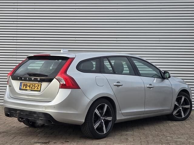 Occasion Volvo V60 Dynamic 154 PK (113 kW) 2017 Grijs Stationwagen
