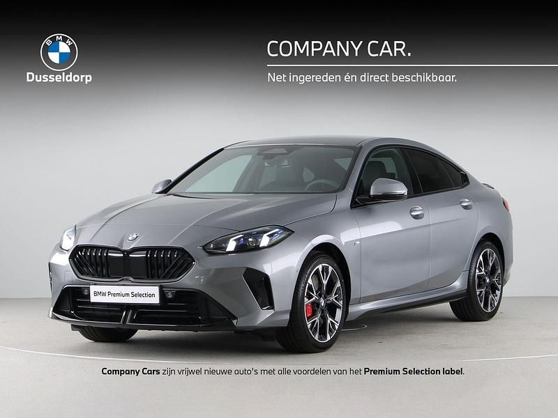 Grijs Gebruikt 2025 BMW 220 M Sport Sedan | € 49.900 - Afbeelding 1/4